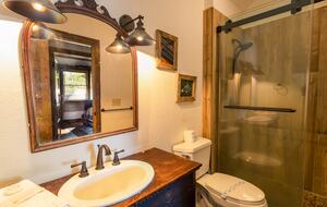 Hidden Gem: Secluded Mountain Cottage with Scenic Views - Banner Elk, North Carolina