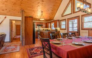 Hidden Gem: Secluded Mountain Cottage with Scenic Views - Banner Elk, North Carolina