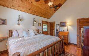 Hidden Gem: Secluded Mountain Cottage with Scenic Views - Banner Elk, North Carolina