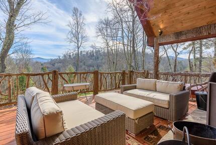 Hidden Gem: Secluded Mountain Cottage with Scenic Views - Banner Elk, North Carolina