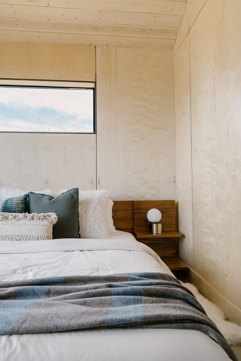 Yellowstone Peaks Single Luxe Modern Cabin - Island Park, Idaho