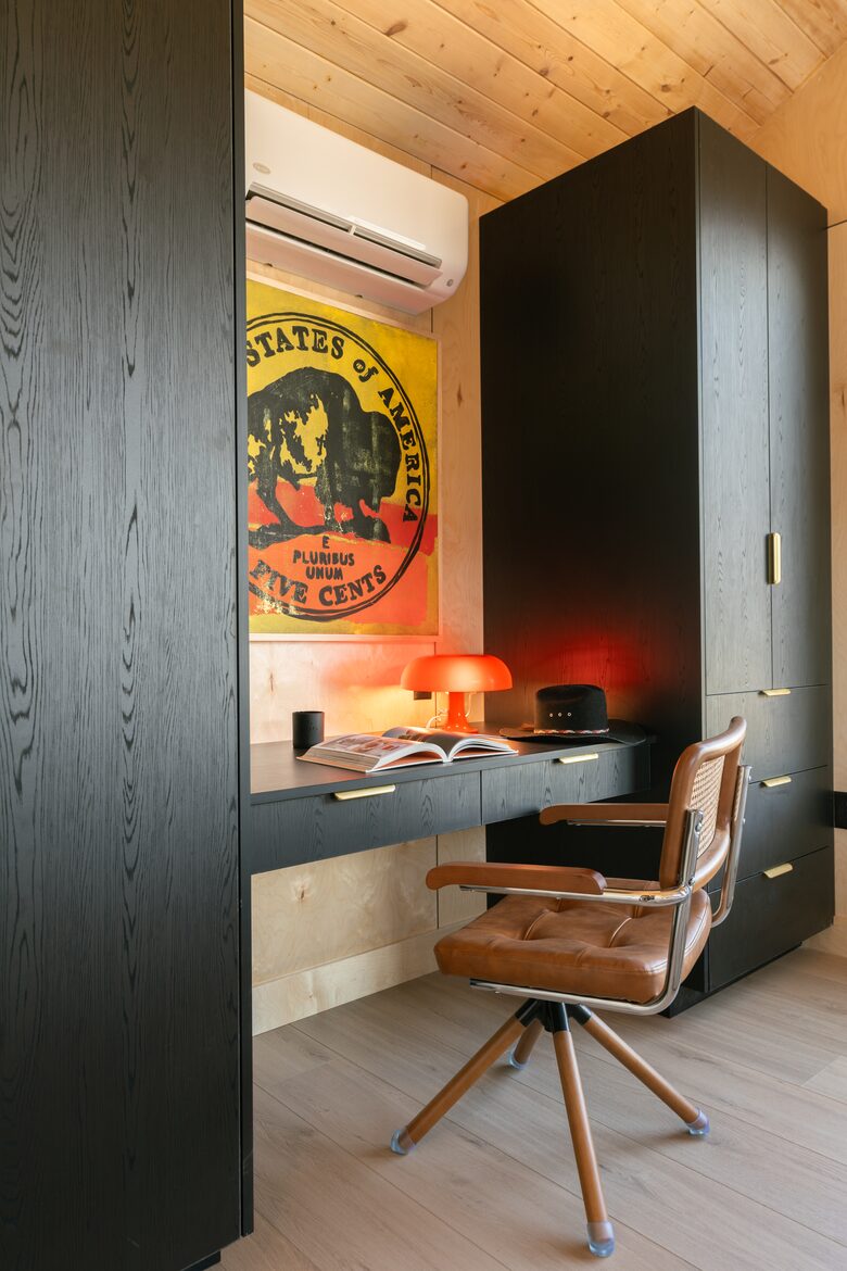Yellowstone Peaks Single Luxe Modern Cabin - Island Park, Idaho