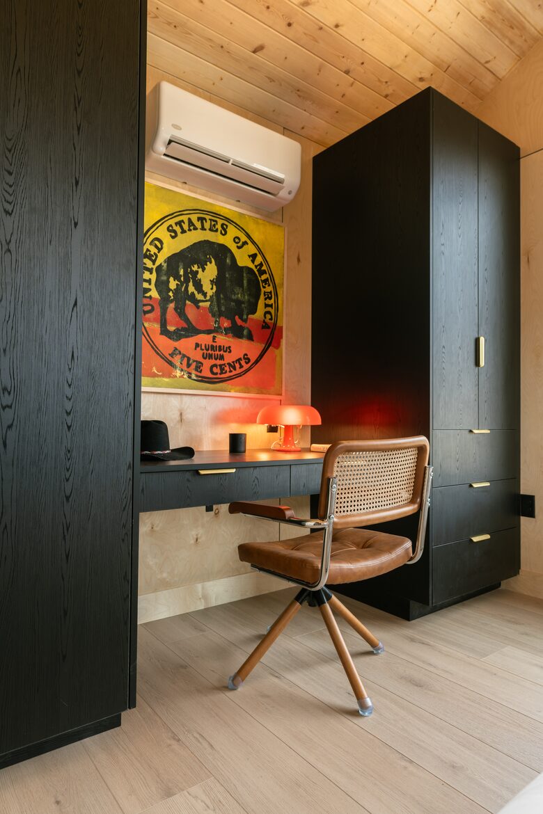Yellowstone Peaks Single Luxe Modern Cabin - Island Park, Idaho