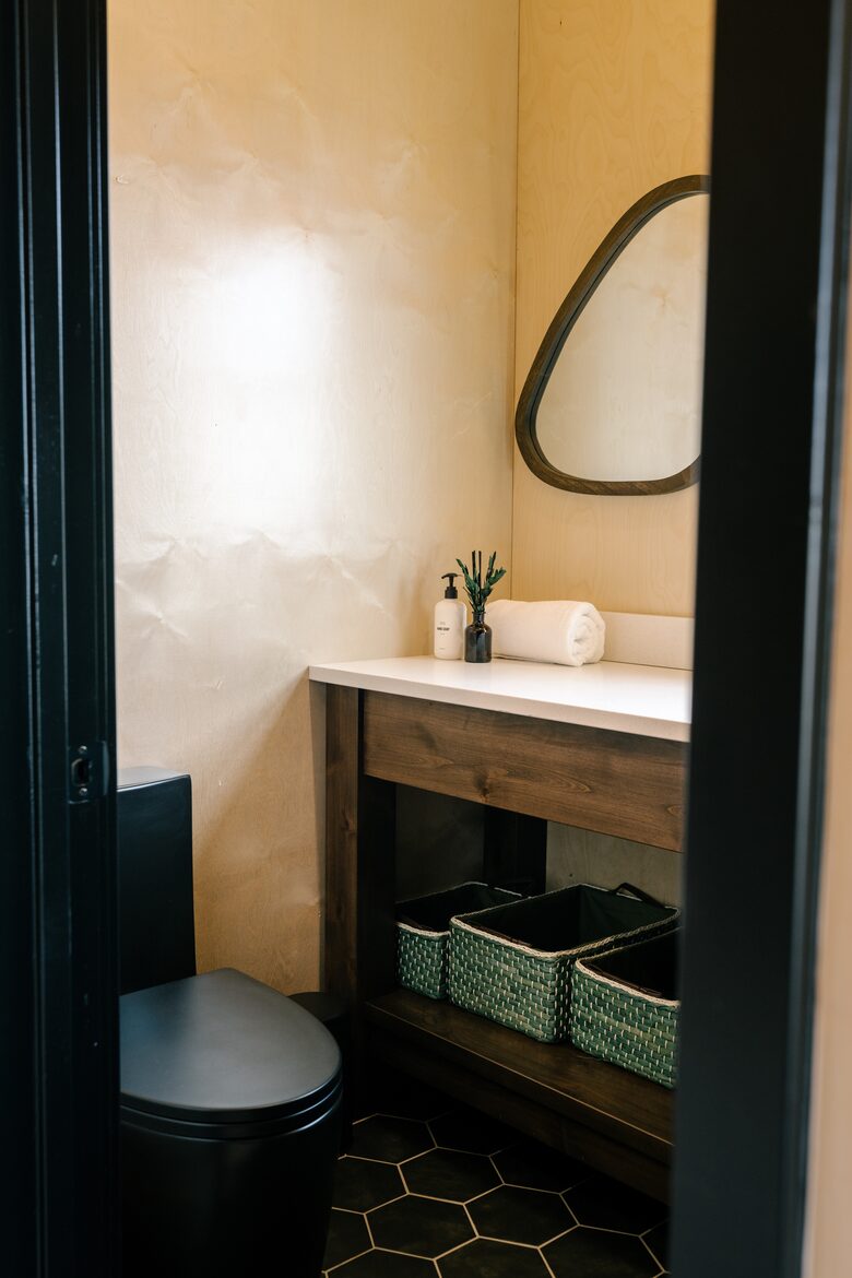 Yellowstone Peaks Single Luxe Modern Cabin - Island Park, Idaho