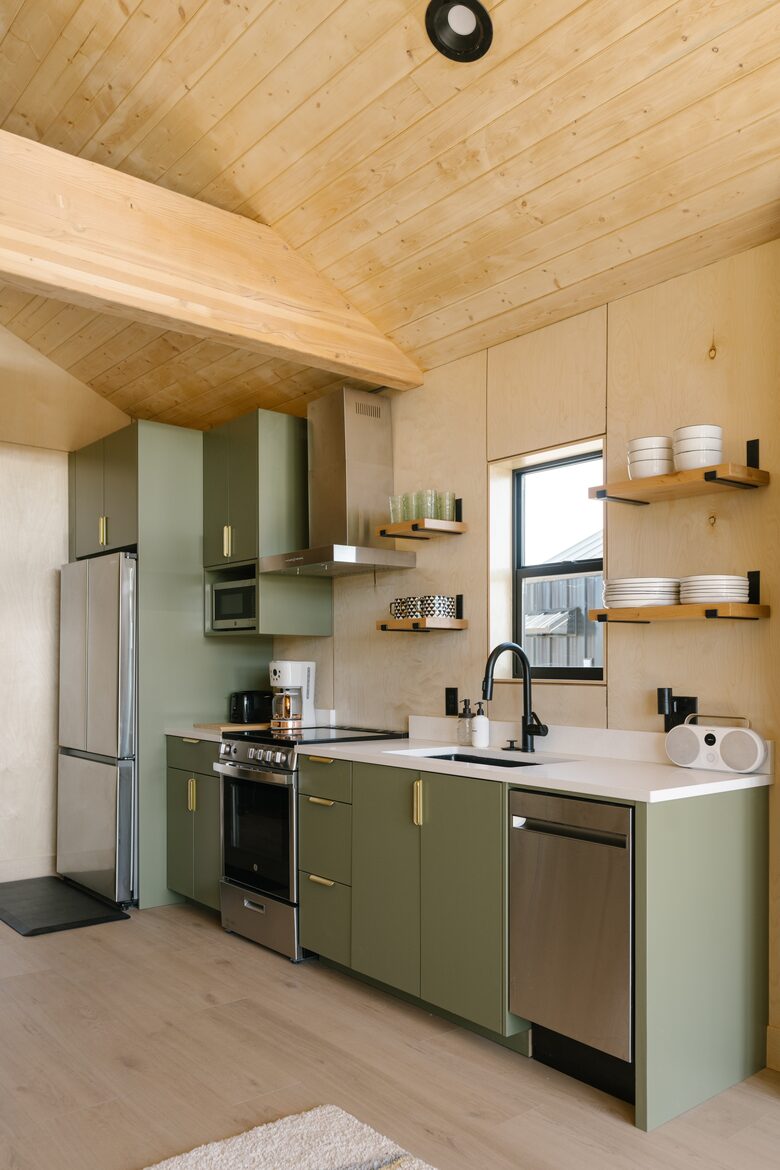Yellowstone Peaks Single Luxe Modern Cabin - Island Park, Idaho