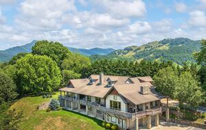 Private Western North Carolina Estate with Panoramic Mountain Views - Clyde, North Carolina