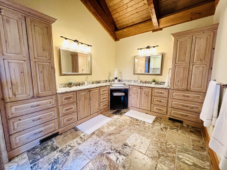 Private Western North Carolina Estate with Panoramic Mountain Views - Clyde, North Carolina