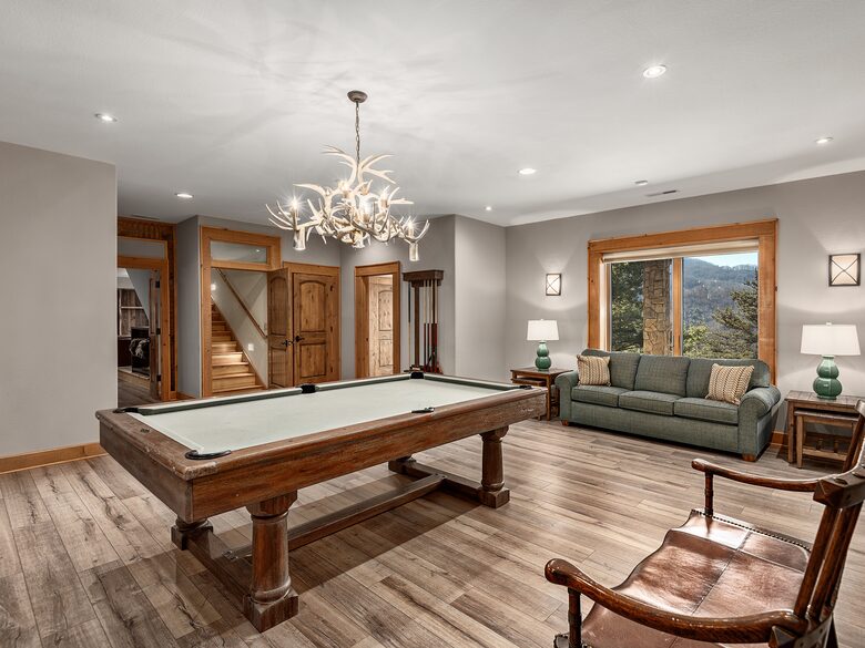 Private Western North Carolina Estate with Panoramic Mountain Views - Clyde, North Carolina