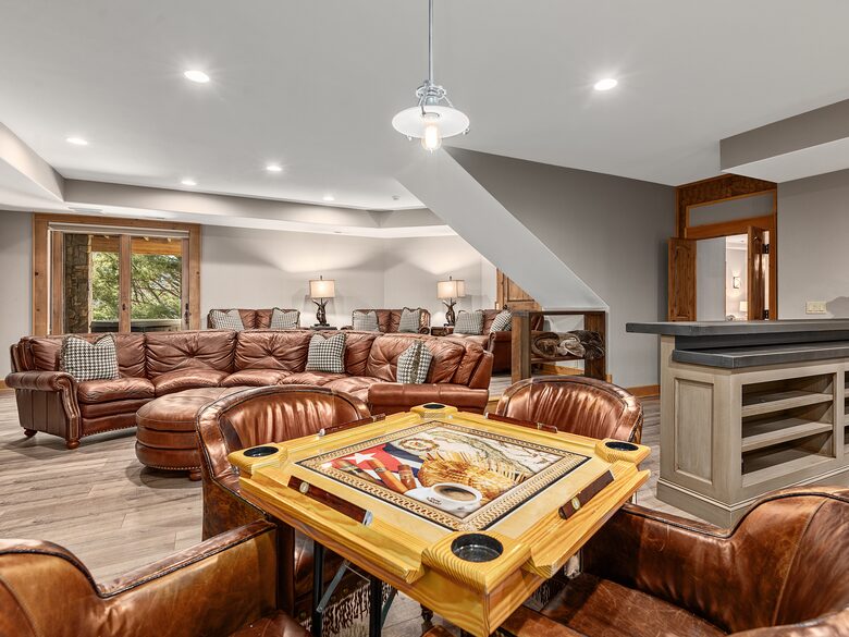 Private Western North Carolina Estate with Panoramic Mountain Views - Clyde, North Carolina