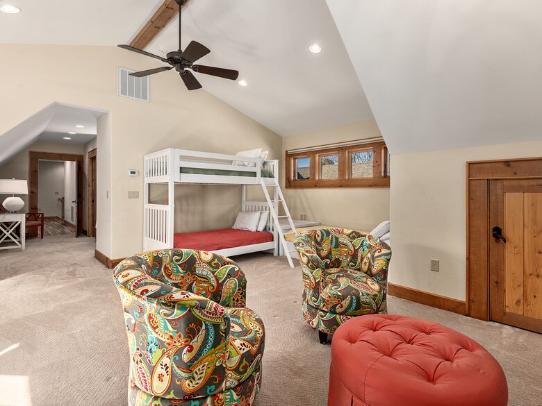 Private Western North Carolina Estate with Panoramic Mountain Views - Clyde, North Carolina