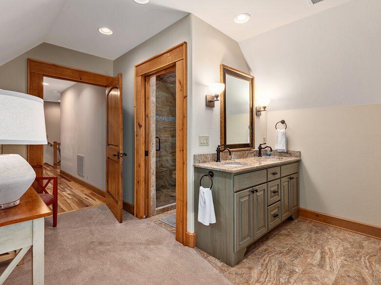 Private Western North Carolina Estate with Panoramic Mountain Views - Clyde, North Carolina