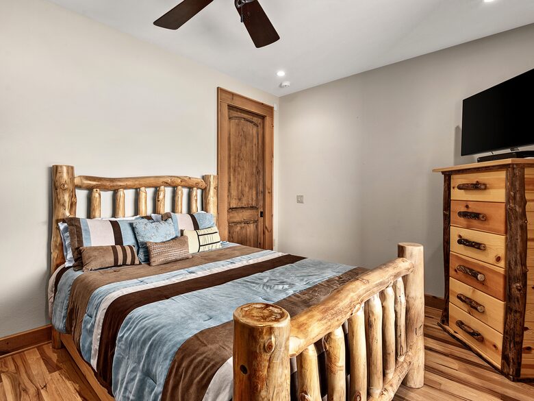 Private Western North Carolina Estate with Panoramic Mountain Views - Clyde, North Carolina