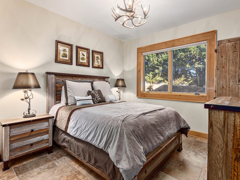 Private Western North Carolina Estate with Panoramic Mountain Views - Clyde, North Carolina