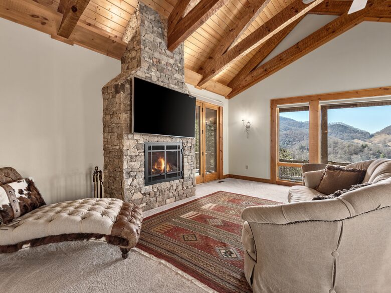 Private Western North Carolina Estate with Panoramic Mountain Views - Clyde, North Carolina