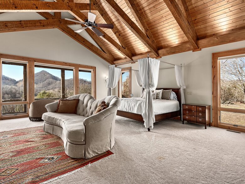 Private Western North Carolina Estate with Panoramic Mountain Views - Clyde, North Carolina