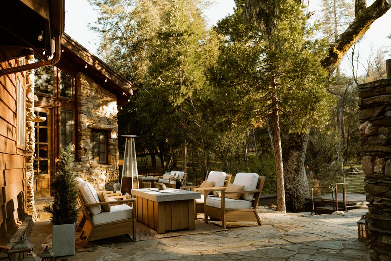 Stone and Glass House next to Yosemite National Park - Mariposa, California