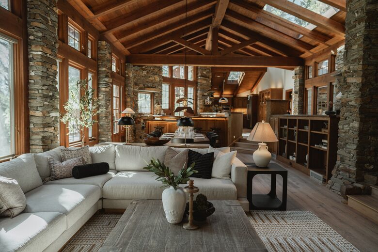 Stone and Glass House next to Yosemite National Park - Mariposa, California
