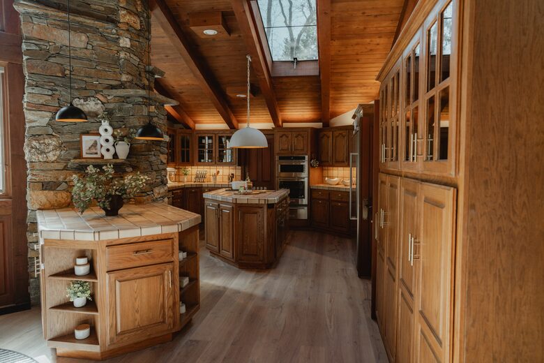 Stone and Glass House next to Yosemite National Park - Mariposa, California