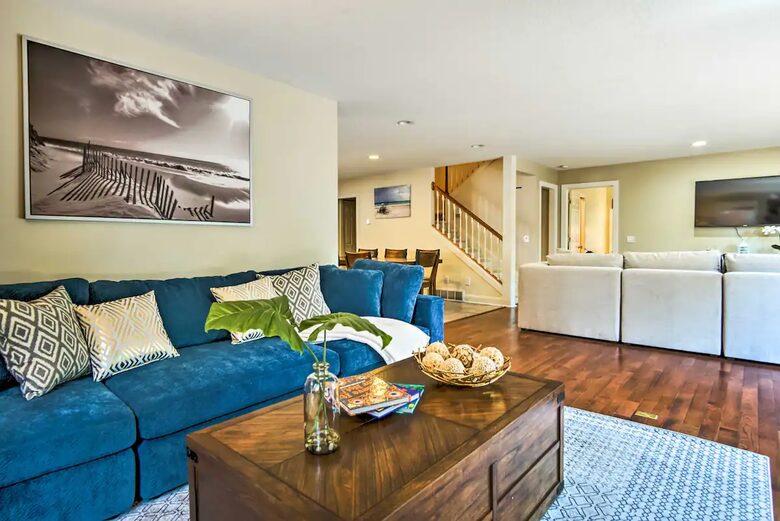 Spacious Mears Retreat - Steps From Lake Michigan and Sand Dunes - Mears, Michigan