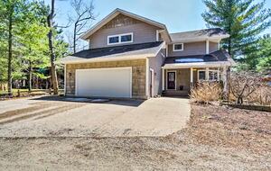 Spacious Mears Retreat - Steps From Lake Michigan and Sand Dunes - Mears, Michigan