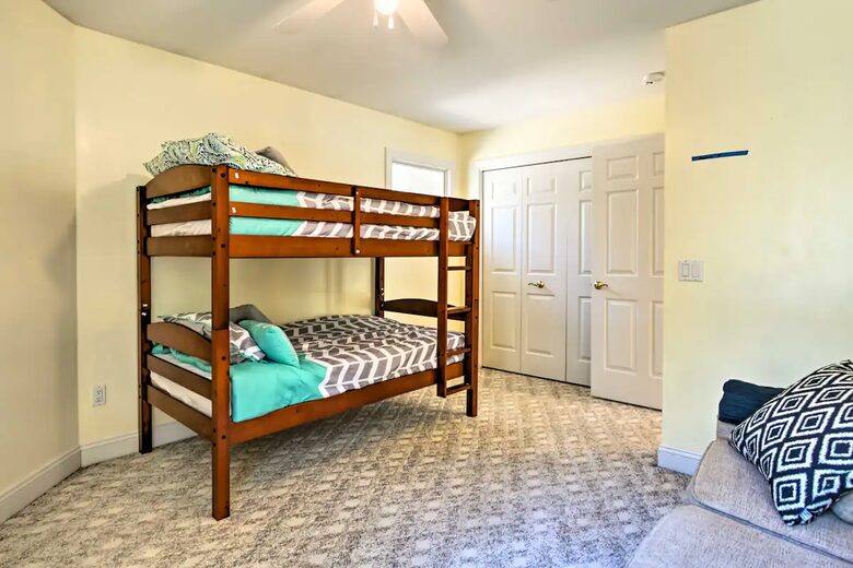 Spacious Mears Retreat - Steps From Lake Michigan and Sand Dunes - Mears, Michigan