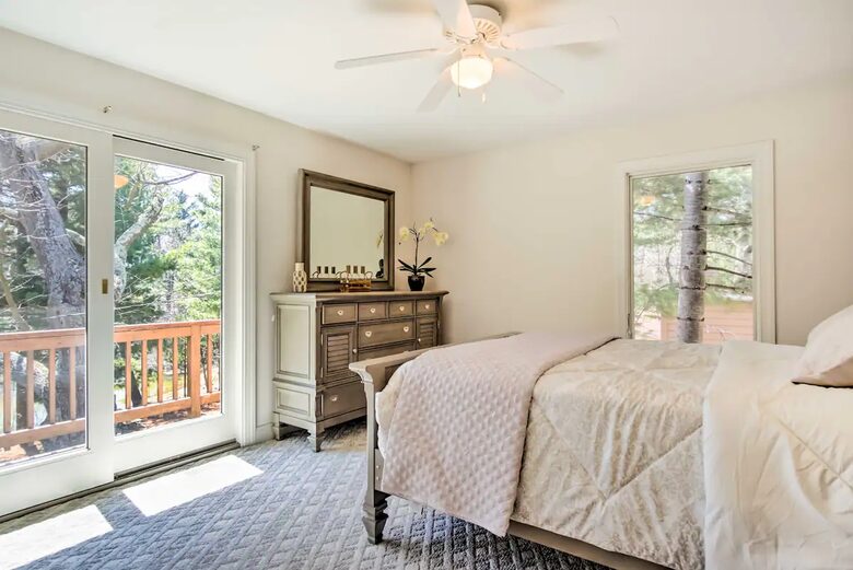 Spacious Mears Retreat - Steps From Lake Michigan and Sand Dunes - Mears, Michigan