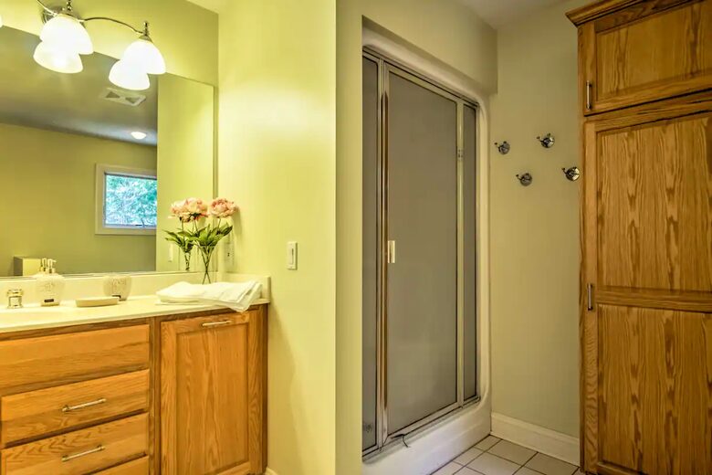 Spacious Mears Retreat - Steps From Lake Michigan and Sand Dunes - Mears, Michigan