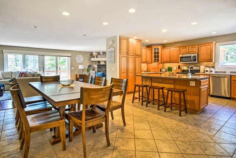 Spacious Mears Retreat - Steps From Lake Michigan and Sand Dunes - Mears, Michigan