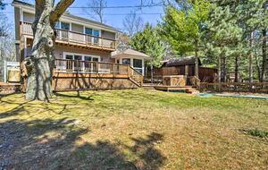 Spacious Mears Retreat - Steps From Lake Michigan and Sand Dunes - Mears, Michigan