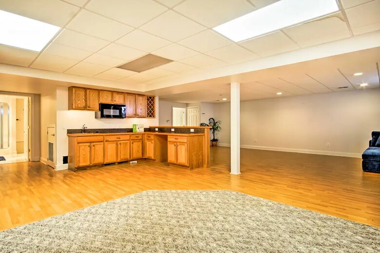 Spacious Mears Retreat - Steps From Lake Michigan and Sand Dunes - Mears, Michigan