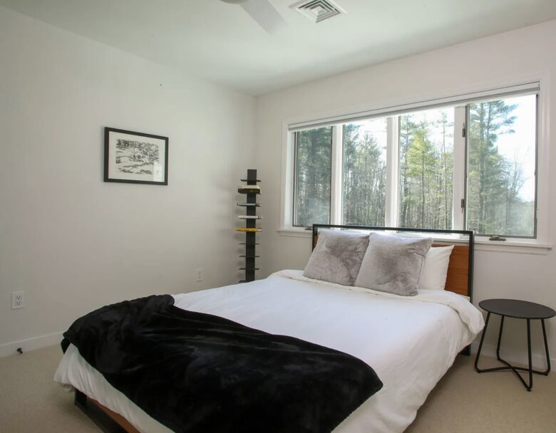 Upstairs Queen bedroom (shares bathroom with Nursery)