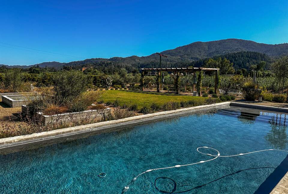Napa Valley Vineyard Estate - Saint Helena, California