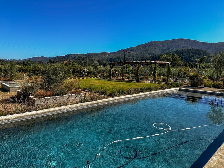 Napa Valley Vineyard Estate - Saint Helena, California
