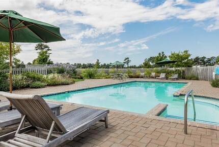 Coastal Charm at Surfside Beach: Nantucket Oasis - Nantucket, Massachusetts