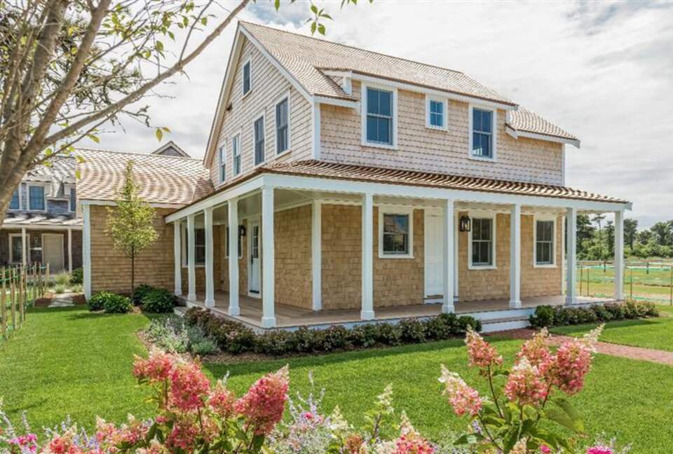Coastal Charm at Surfside Beach: Nantucket Oasis - Nantucket, Massachusetts