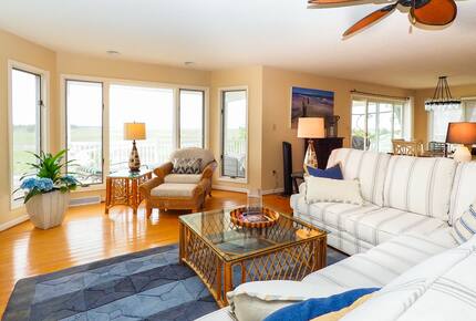 South End Beach Retreat | 1st floor duplex w/incredible views, short walk to beach - Ocean City, New Jersey