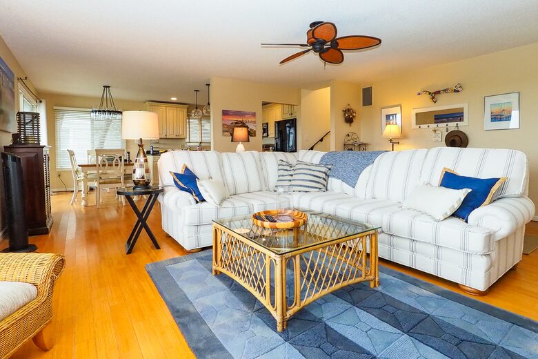 South End Beach Retreat | 1st floor duplex w/incredible views, short walk to beach - Ocean City, New Jersey