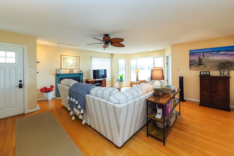 South End Beach Retreat | 1st floor duplex w/incredible views, short walk to beach - Ocean City, New Jersey