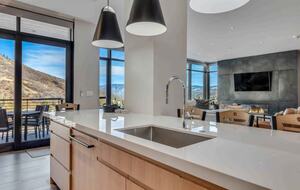 Ski-In/Ski-Out Residence At One Snowmass West - Snowmass Village, Colorado
