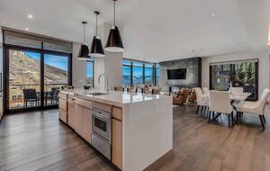 Ski-In/Ski-Out Residence At One Snowmass West - Snowmass Village, Colorado