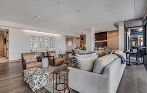 Ski-In/Ski-Out Residence At One Snowmass West - Snowmass Village, Colorado