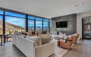 Ski-In/Ski-Out Residence At One Snowmass West - Snowmass Village, Colorado