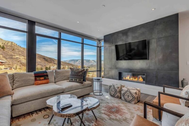 Ski-In/Ski-Out Residence At One Snowmass West - Snowmass Village, Colorado
