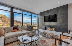 Ski-In/Ski-Out Residence At One Snowmass West - Snowmass Village, Colorado