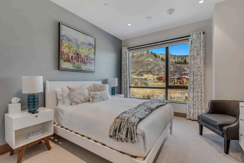 Ski-In/Ski-Out Residence At One Snowmass West - Snowmass Village, Colorado