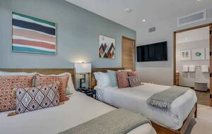 Ski-In/Ski-Out Residence At One Snowmass West - Snowmass Village, Colorado