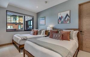Ski-In/Ski-Out Residence At One Snowmass West - Snowmass Village, Colorado