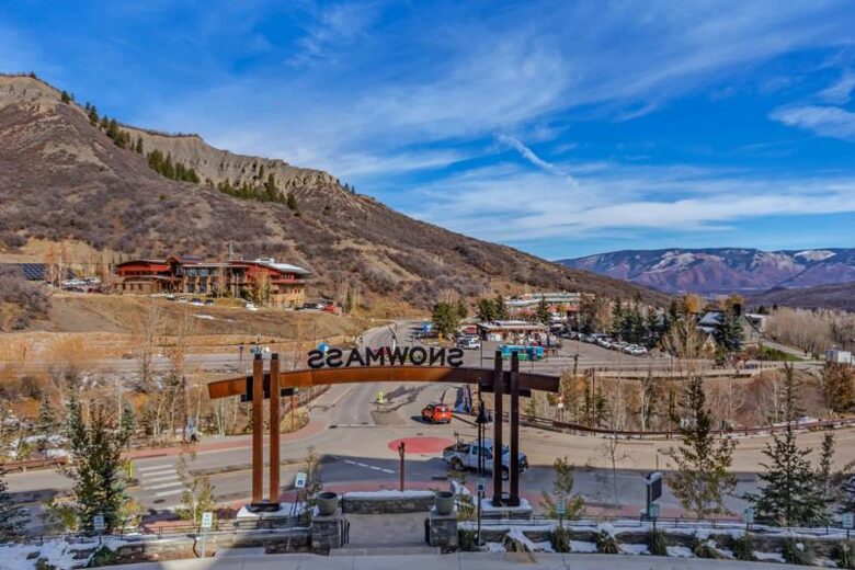 Ski-In/Ski-Out Residence At One Snowmass West - Snowmass Village, Colorado