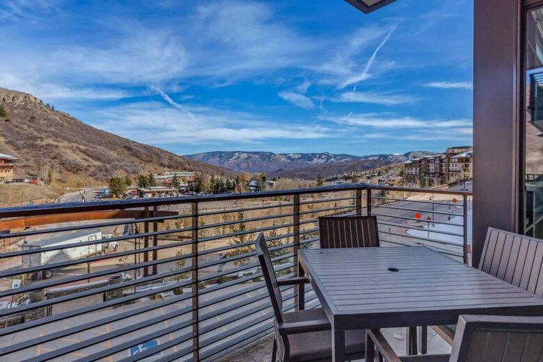 Ski-In/Ski-Out Residence At One Snowmass West - Snowmass Village, Colorado