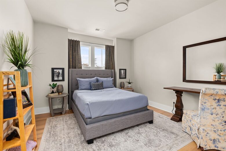 second floor guest suite with ensuite bath